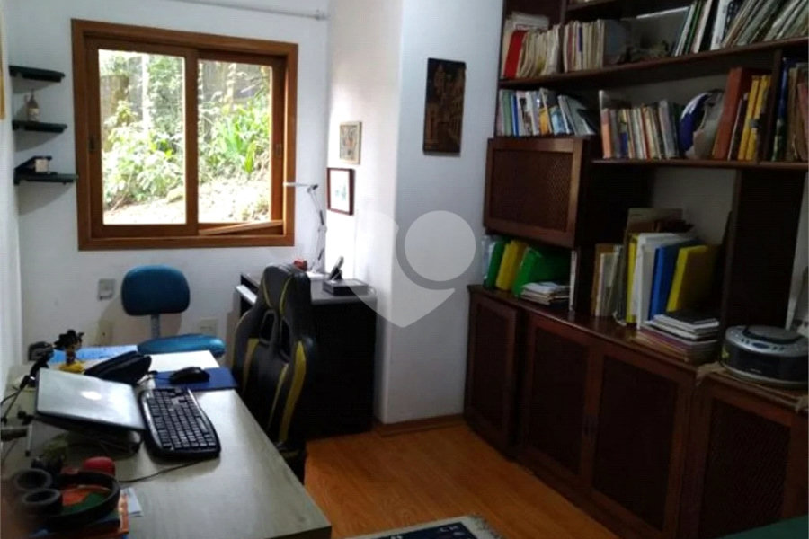 Casa à venda com 4 quartos, sendo 2 suítes,  no condomínio Parque Imperial da Cantareira, Mairiporã - SP