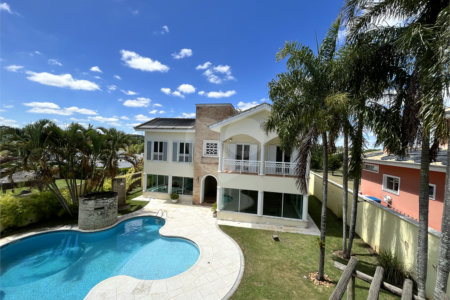 Casa à venda com 5 quartos, sendo 3 suítes,  no condomínio Village Saint Charbel, Araçoiaba da Serra - SP