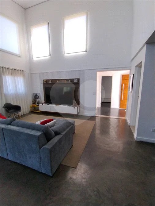 Casa à venda ou para alugar com 3 quartos, sendo 1 suíte, no condomínio Alpes da Cantareira, Mairiporã - SP