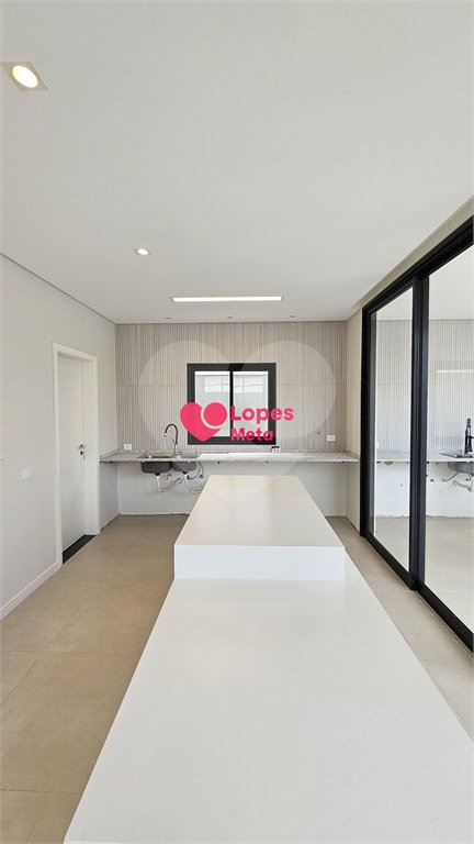 Casa à venda com 4 quartos, sendo 2 suítes, no condomínio Reserva Aruanã, São José dos Campos - SP