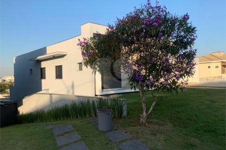 Casa à venda com 3 suítes no condomínio Village Ipanema I, Araçoiaba da Serra - SP