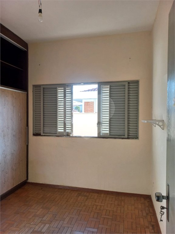 Casa espaçosa com 3 quartos e suíte em excelente bairro residencial!