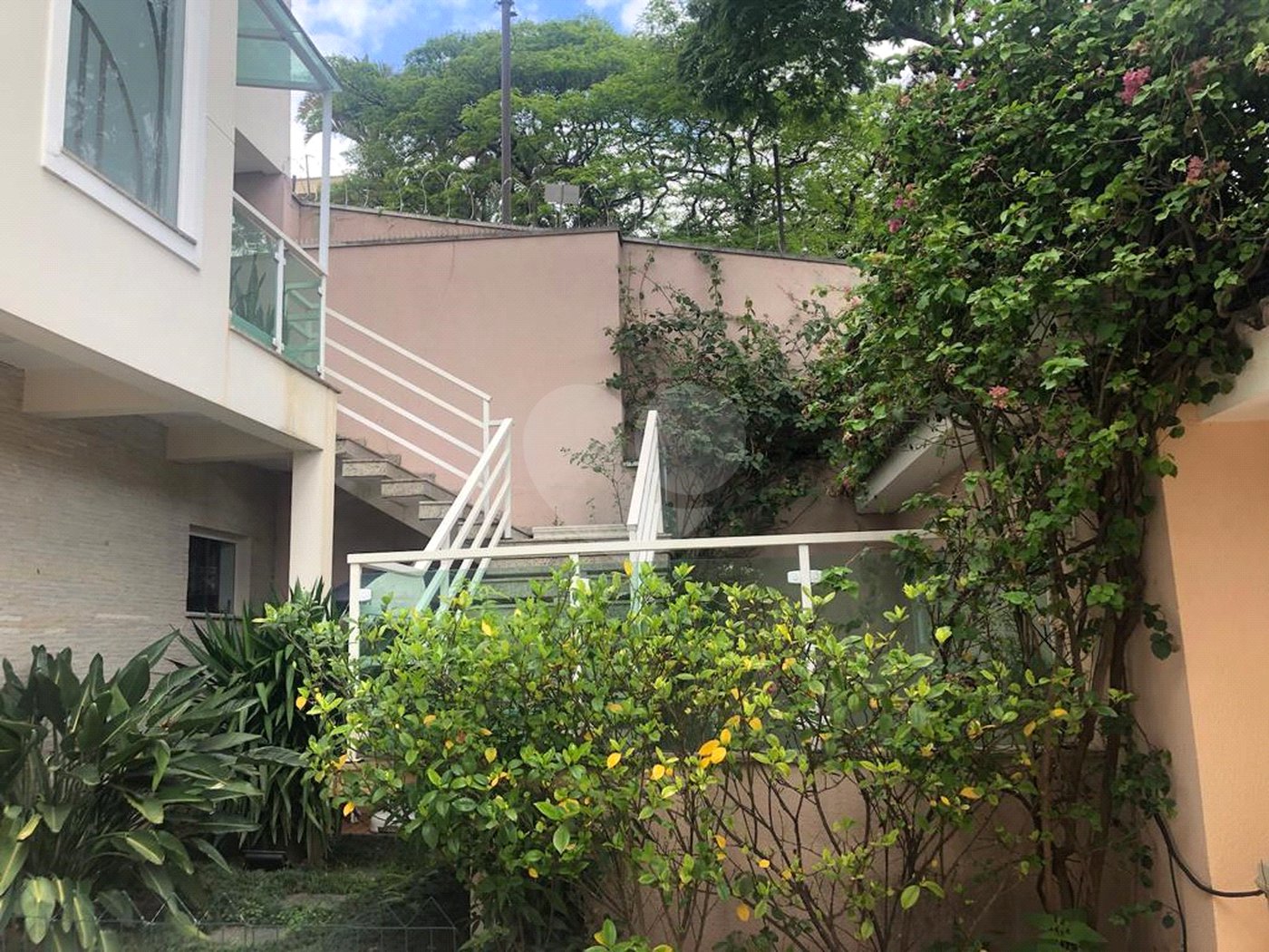 Sobrado à venda com 4 quartos, sendo 2 suítes, em Jardim Virginia Bianca, São Paulo, SP
