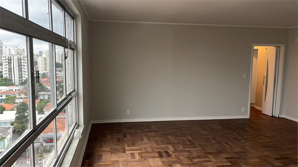 Apartamento à venda com 3 quartos, sendo 1 suíte, em Lapa, São Paulo, SP