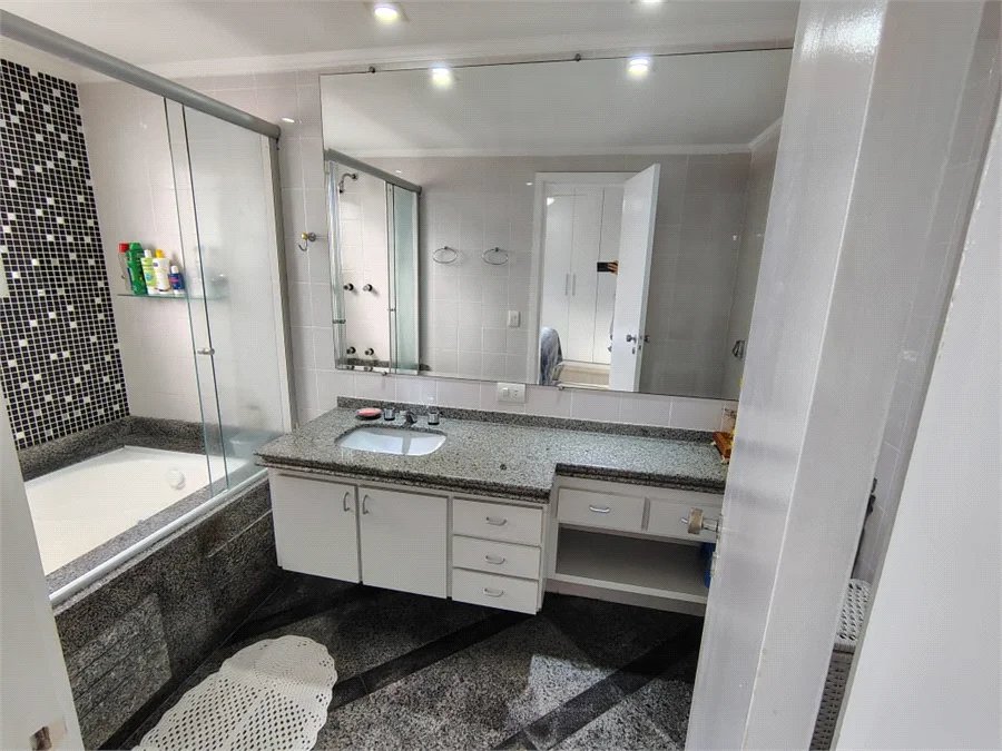 Apartamento à venda com 4 quartos, sendo 3 suítes, em Jardim Londrina, São Paulo, SP