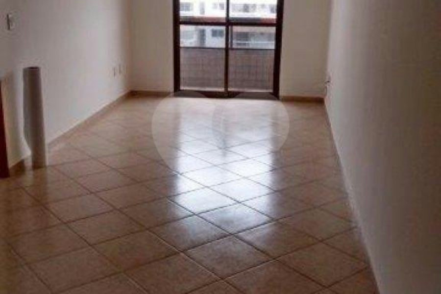 Apartamento à venda com 2 quartos, sendo 1 suíte, em Vila Tupi, Praia Grande, SP