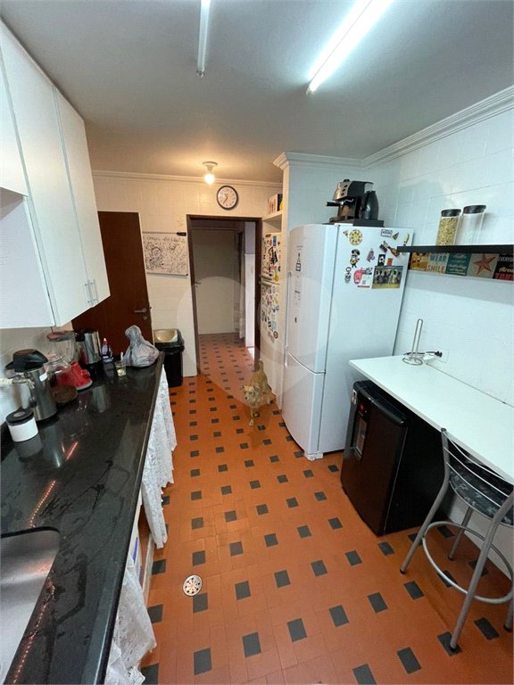 Casa à venda com 3 quartos, sendo 1 suíte, em Vila Mariana, São Paulo, SP