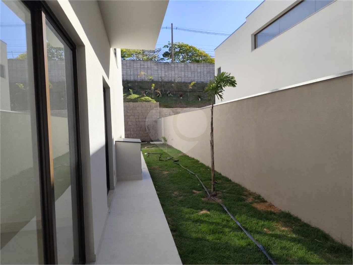Casa à venda com 3 suítes no condomínio Recanto das Palmas, Vinhedo - SP