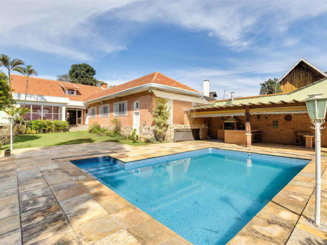 Casa Térrea à venda com 3 quartos, sendo 1 suíte,  em Interlagos, São Paulo, SP