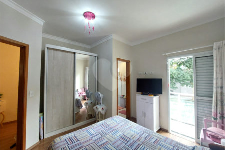 Casa à venda com 3 quartos, sendo 2 suítes,  em Jardim Lallo, São Paulo, SP