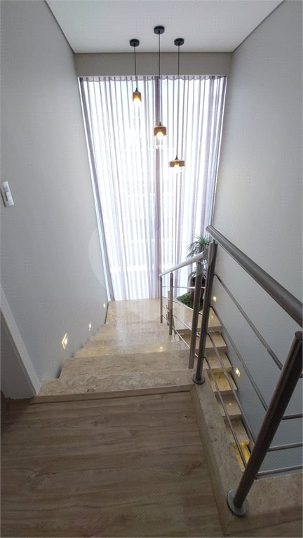Casa à venda com 4 suítes no condomínio Figueira Garden, Atibaia - SP