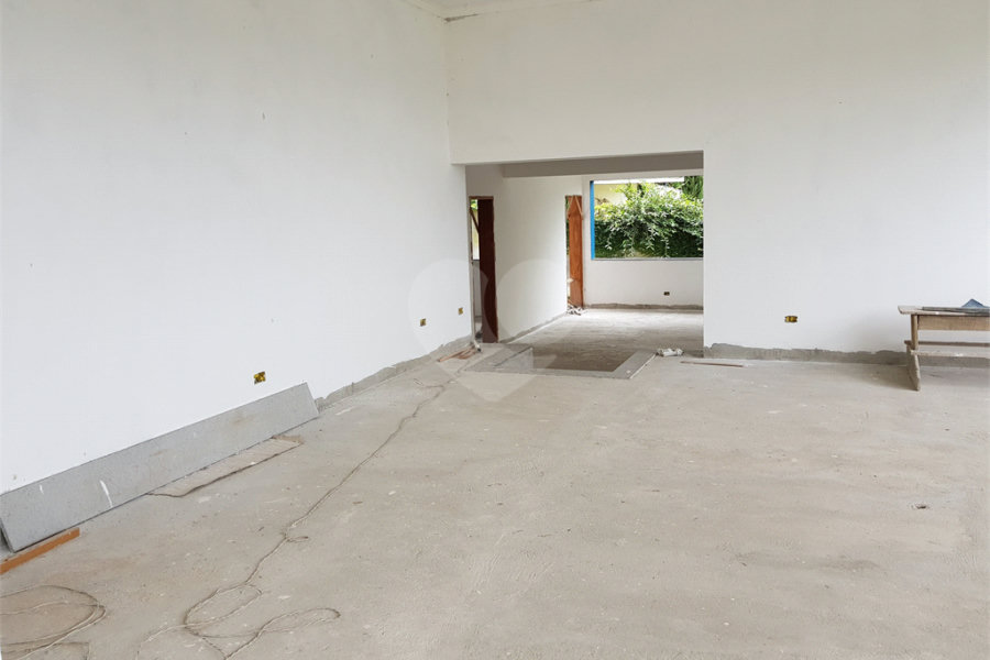 Casa à venda com 4 suítes no condomínio Suíça da Cantareira, Mairiporã - SP