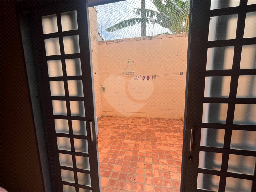 Casa à venda com 3 quartos, sendo 1 suíte, em Parque Santa Marta, São Carlos, SP