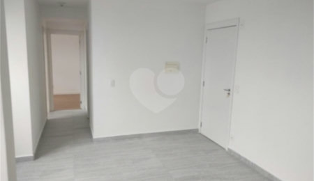 Apartamento à venda com 2 quartos em Guaiaúna, São Paulo, SP