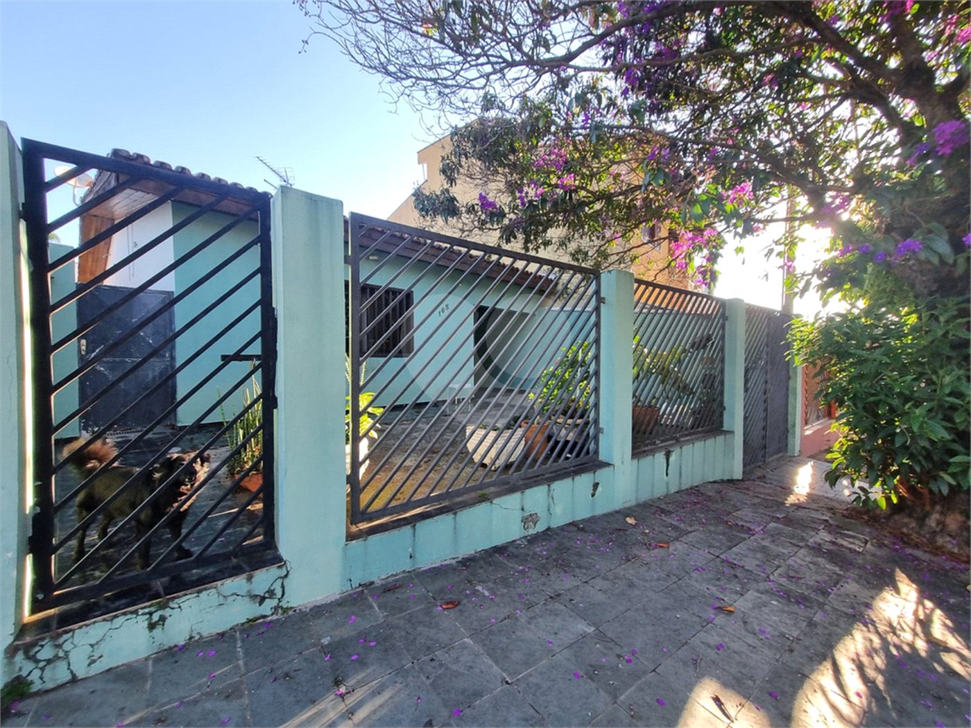 Casa à venda com 4 quartos, sendo 1 suíte,  em Jardim Guarujá, Sorocaba, SP