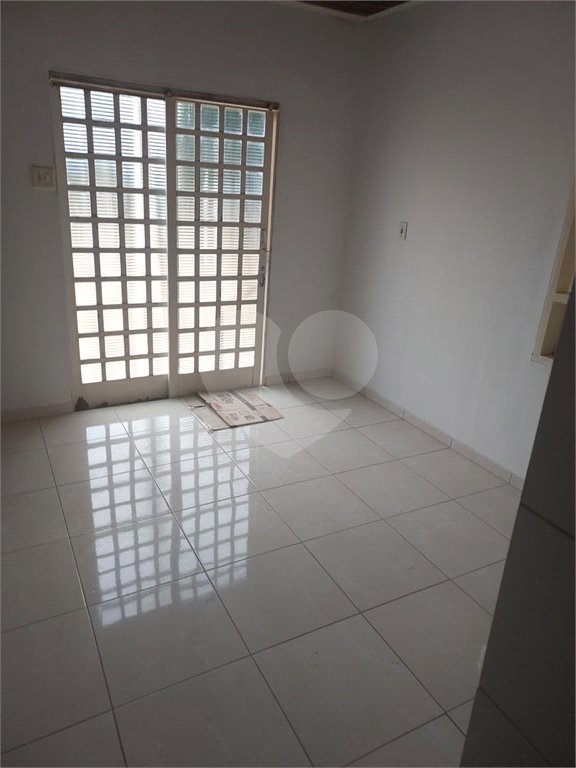 Casa à venda com 2 quartos em Parque Manchester, Sorocaba, SP