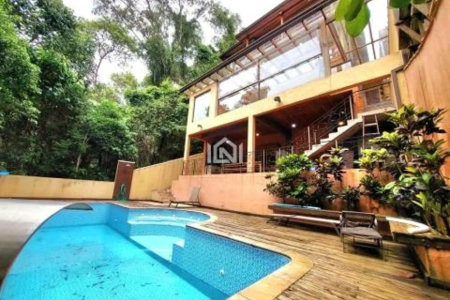 Casa à venda com 4 quartos, sendo 3 suítes, em Transurb, Itapevi, SP