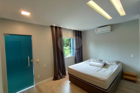 Casa à venda com 3 quartos, sendo 1 suíte, no condomínio Fazenda Cantagalo, Rio de Janeiro - RJ