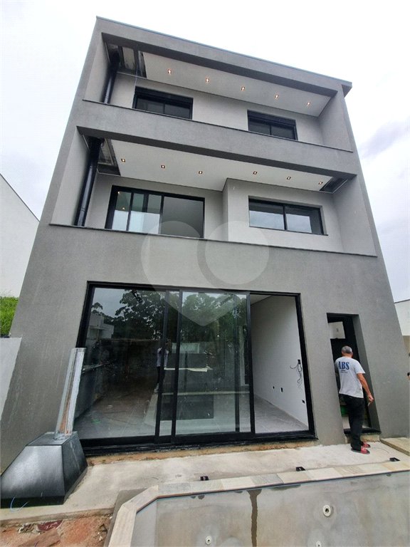 Casa à venda com 3 suítes no condomínio Mosaico da Serra, Mogi das Cruzes - SP