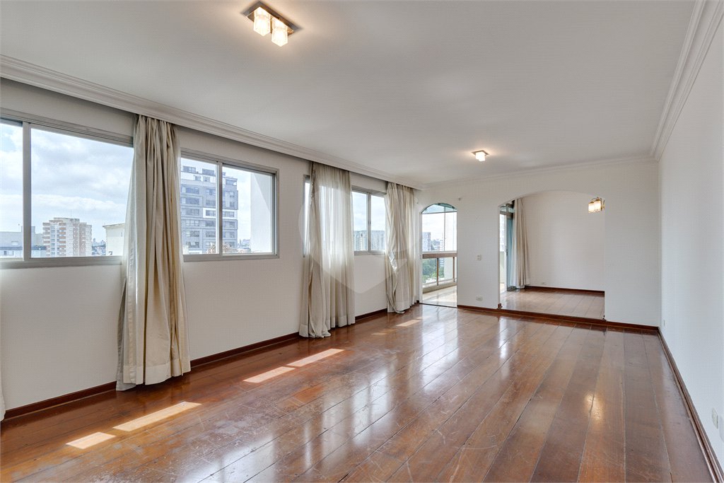 Apartamento à venda com 4 suítes em Campo Belo, São Paulo, SP