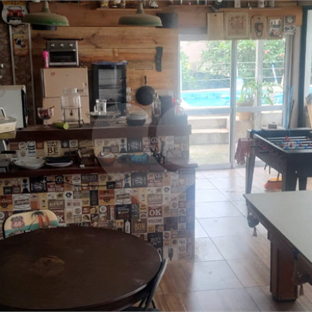 Casa à venda com 6 quartos, sendo 1 suíte, no condomínio Cafezal IV, Itupeva - SP