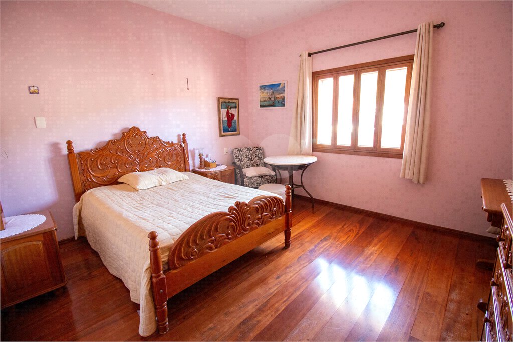 Casa à venda ou para alugar com 4 quartos, sendo 1 suíte, no Centro, São Roque, SP