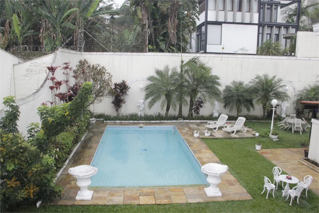 Casa à venda ou para alugar com 5 suítes em Jardim Leonor, São Paulo, SP