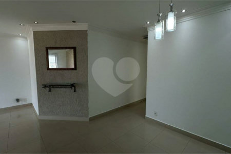 Apartamento à venda com 3 quartos, sendo 1 suíte, em Parque Maria Luiza, São Paulo, SP