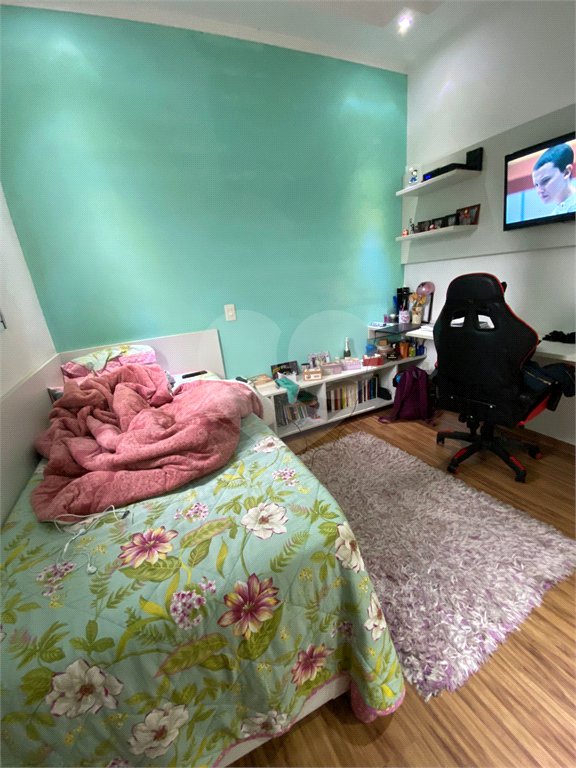 Casa à venda com 3 quartos, sendo 2 suítes,  em Vila Nova Socorro, Mogi das Cruzes, SP