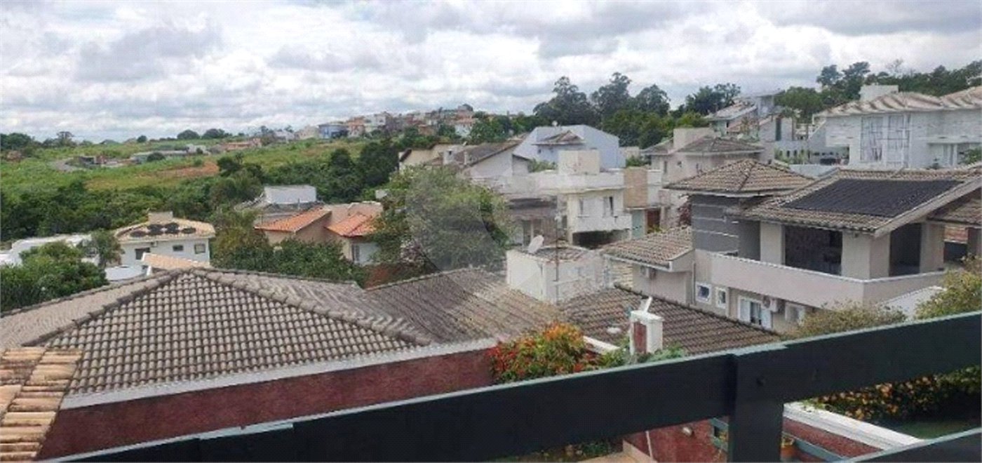 Casa à venda com 3 quartos, sendo 1 suíte, no condomínio Terras de São Francisco, Vinhedo - SP