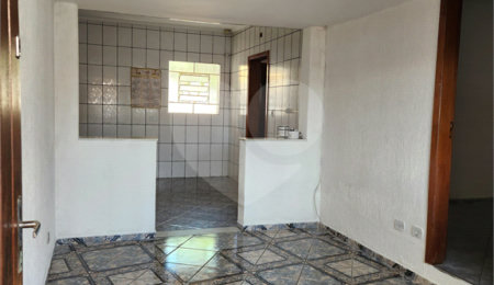 Casa à venda com 2 quartos no Centro, Poá, SP
