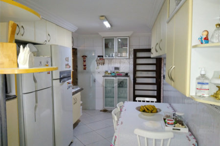 Casa à venda com 3 quartos, sendo 1 suíte, em Parque Vitória, São Paulo, SP