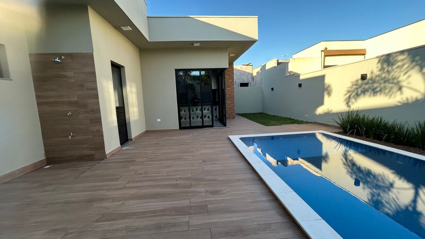 Casa à venda com 3 suítes em Três Lagoas, MS