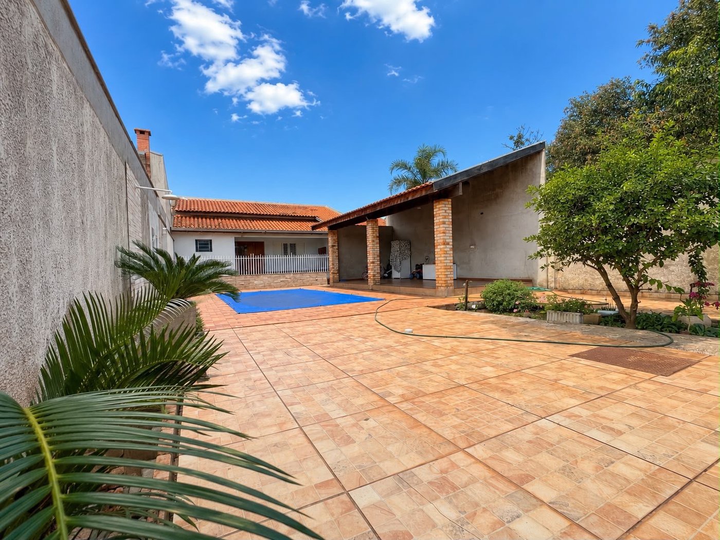 Casa à venda com 4 quartos, sendo 1 suíte,  em Vila Nova, Três Lagoas, MS