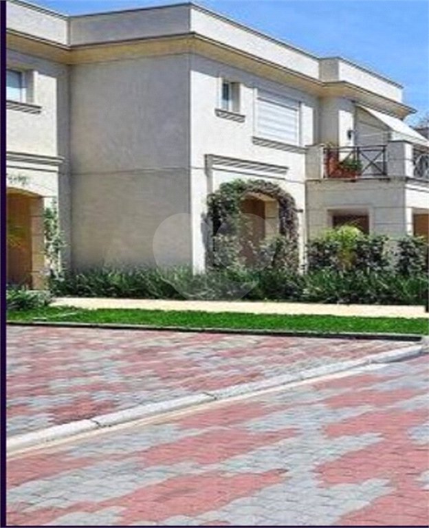 Casa à venda com 4 suítes no condomínio Village Paineiras, São Paulo - SP