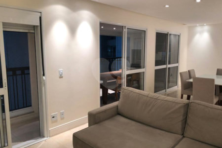 Apartamento à venda com 3 quartos, sendo 2 suítes,  em Paraíso do Morumbi, São Paulo, SP