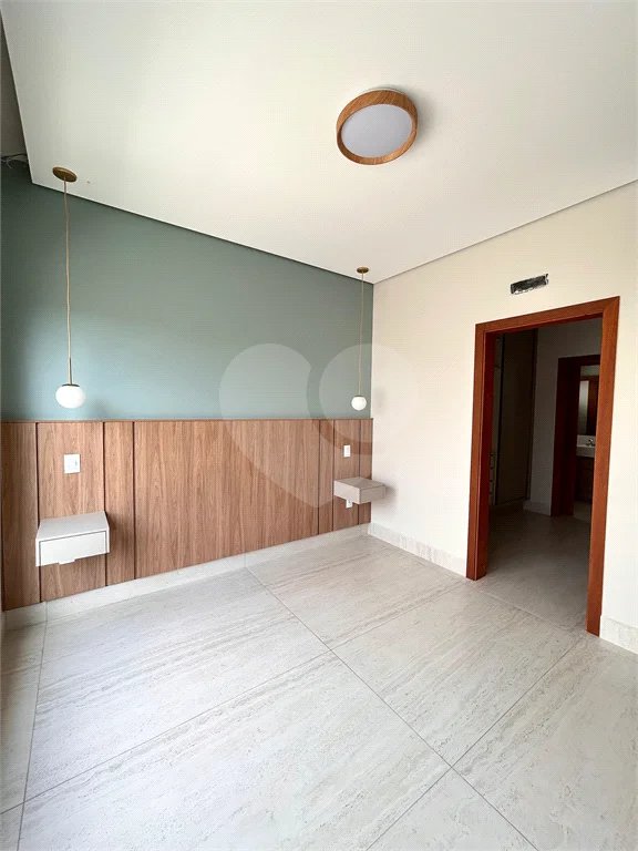 Casa térrea em estilo neoclássico com 3 suítes, no Condomínio Damha 2, na cidade de Piracicaba - SP.