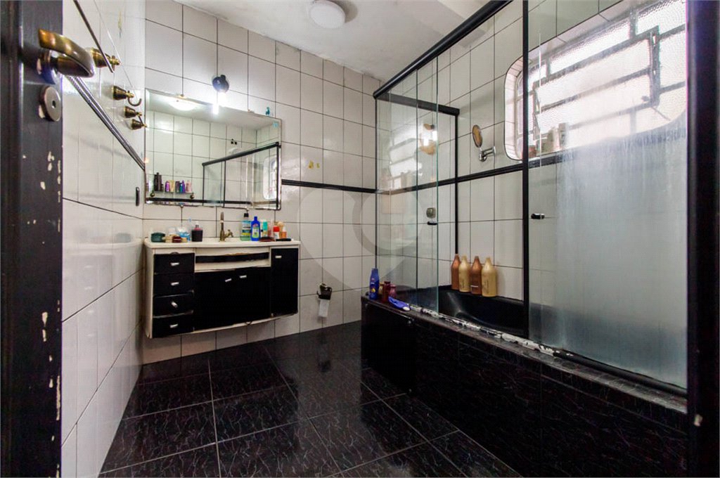 Sobrado na Saúde c/133m2 - 3 Quartos/1 Suíte/2 Vagas paralelas na garagem