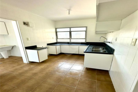 Apartamento à venda com 3 quartos, sendo 1 suíte, em Itaim Bibi, São Paulo, SP