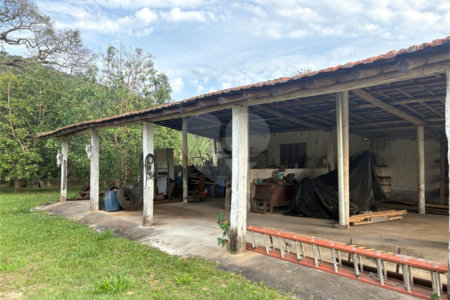 Sítio à venda com 3 quartos, sendo 1 suíte, no Centro, Guararema, SP