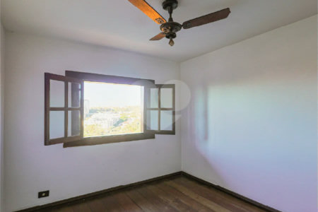 Sobrado à venda com 3 quartos, sendo 1 suíte,  em Jardim Leonor, São Paulo, SP