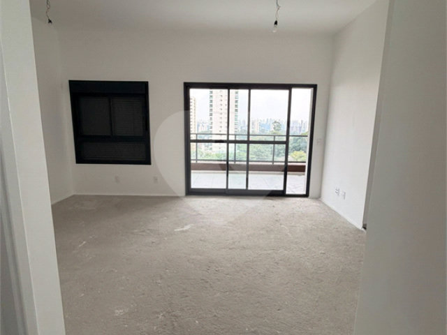 Apartamento à venda com 3 quartos, sendo 1 suíte,  em Alto da Boa Vista, São Paulo, SP