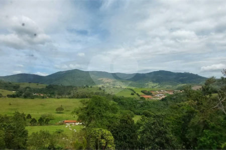 LINDA CHÁCARA A VENDA - CONDOMINIO ALPES D'OURO - BOM JESUS DOS PERDÕES