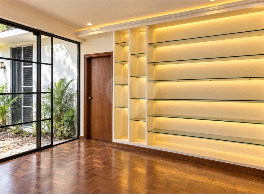 Sobrado à venda com 4 quartos, sendo 2 suítes, em Brooklin, São Paulo, SP