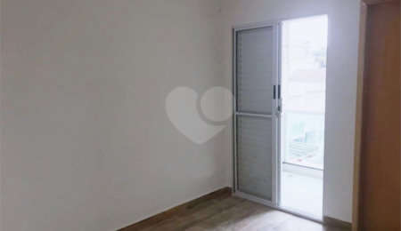Casa à venda com 2 suítes no condomínio Residence Adelina, São Paulo - SP