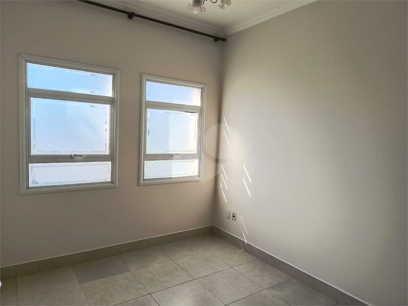 Casa à venda ou para alugar com 3 quartos, sendo 1 suíte, no condomínio Vista Verde, Indaiatuba - SP