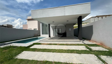 Casa Térrea à venda com 3 quartos, sendo 1 suíte,  em Loteamento Parque Residencial Serras de Atibaia II, Atibaia, SP