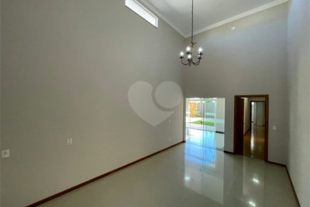Casa de alto padrão, térrea no condomínio fechado Damha I em São Carlos.
