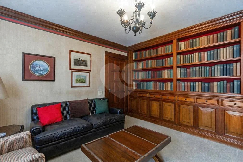 Casa à venda com 5 quartos, sendo 3 suítes, em Jardim Guedala, São Paulo, SP
