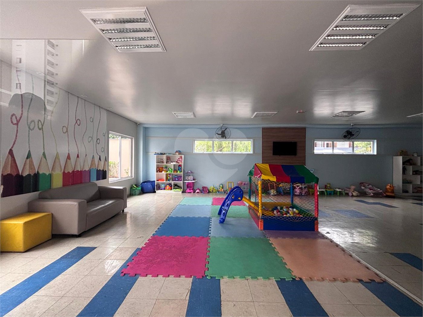 Apartamento à venda com 3 quartos, sendo 1 suíte,  em Parque Três Meninos, Sorocaba, SP